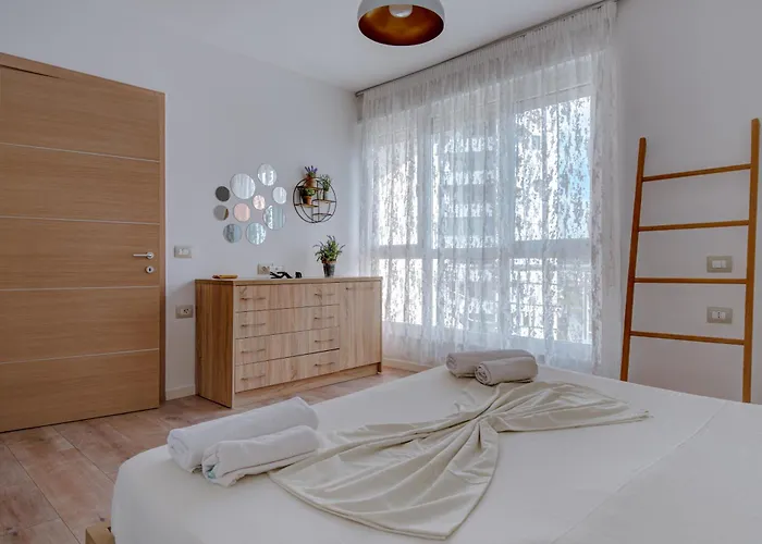 Modern Flat Along The Adriatic Seaview アパート ドゥラス